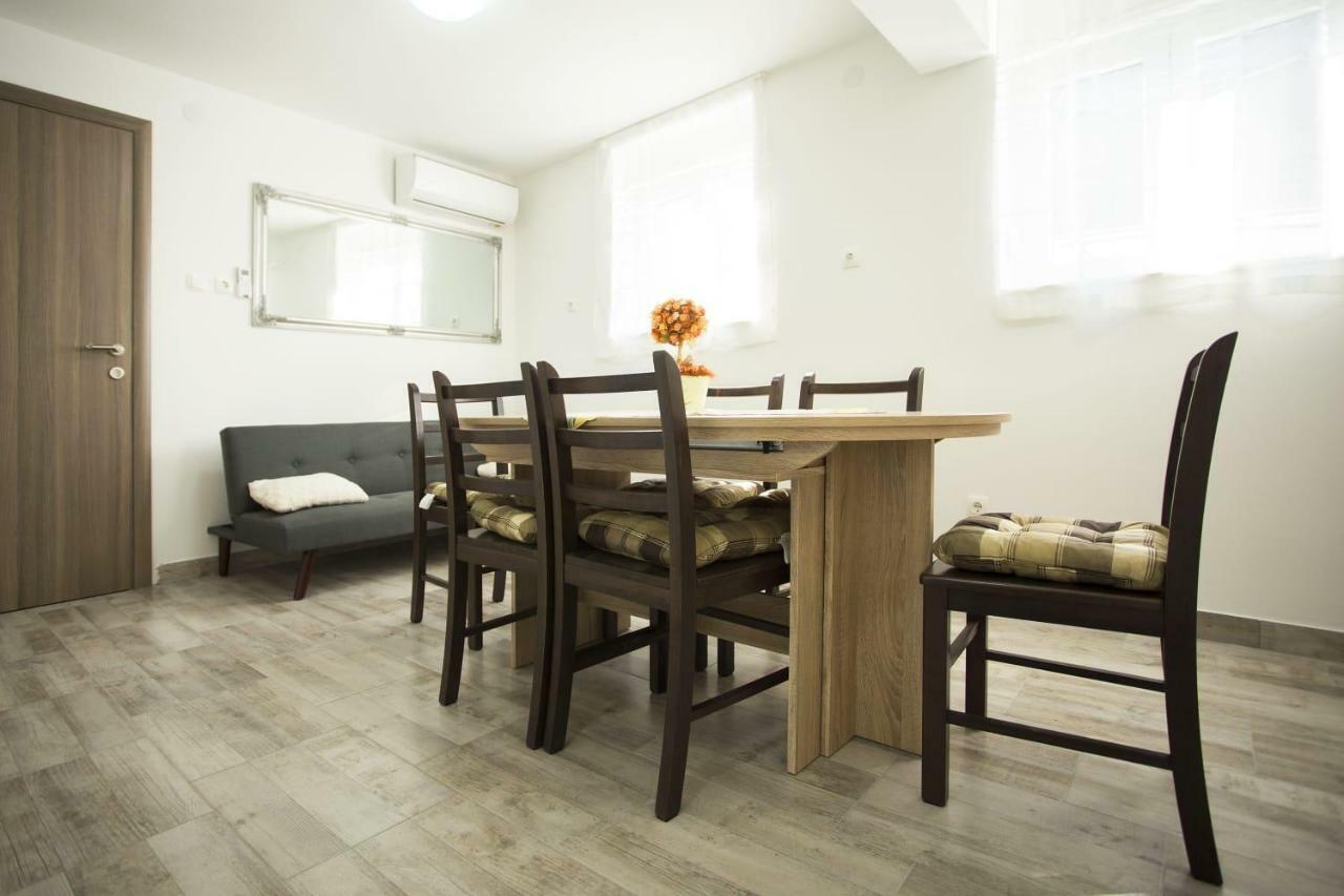 Apartman Leona คาชเตลา ภายนอก รูปภาพ